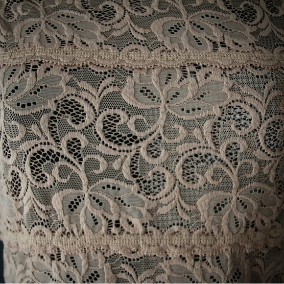 Nude colour lace top - Picture 2 of 3